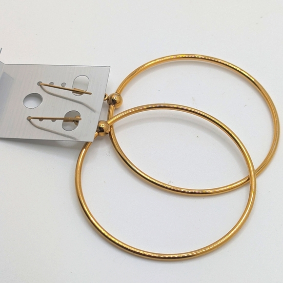 Chic Gold Plated Hoop Earrings - Picture 4 of 6